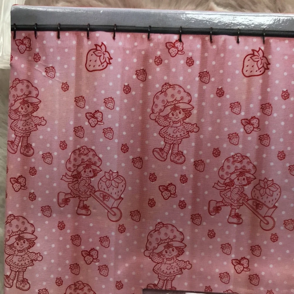 Strawberry Shortcake Shower Curtain Set - Picture 5 of 9